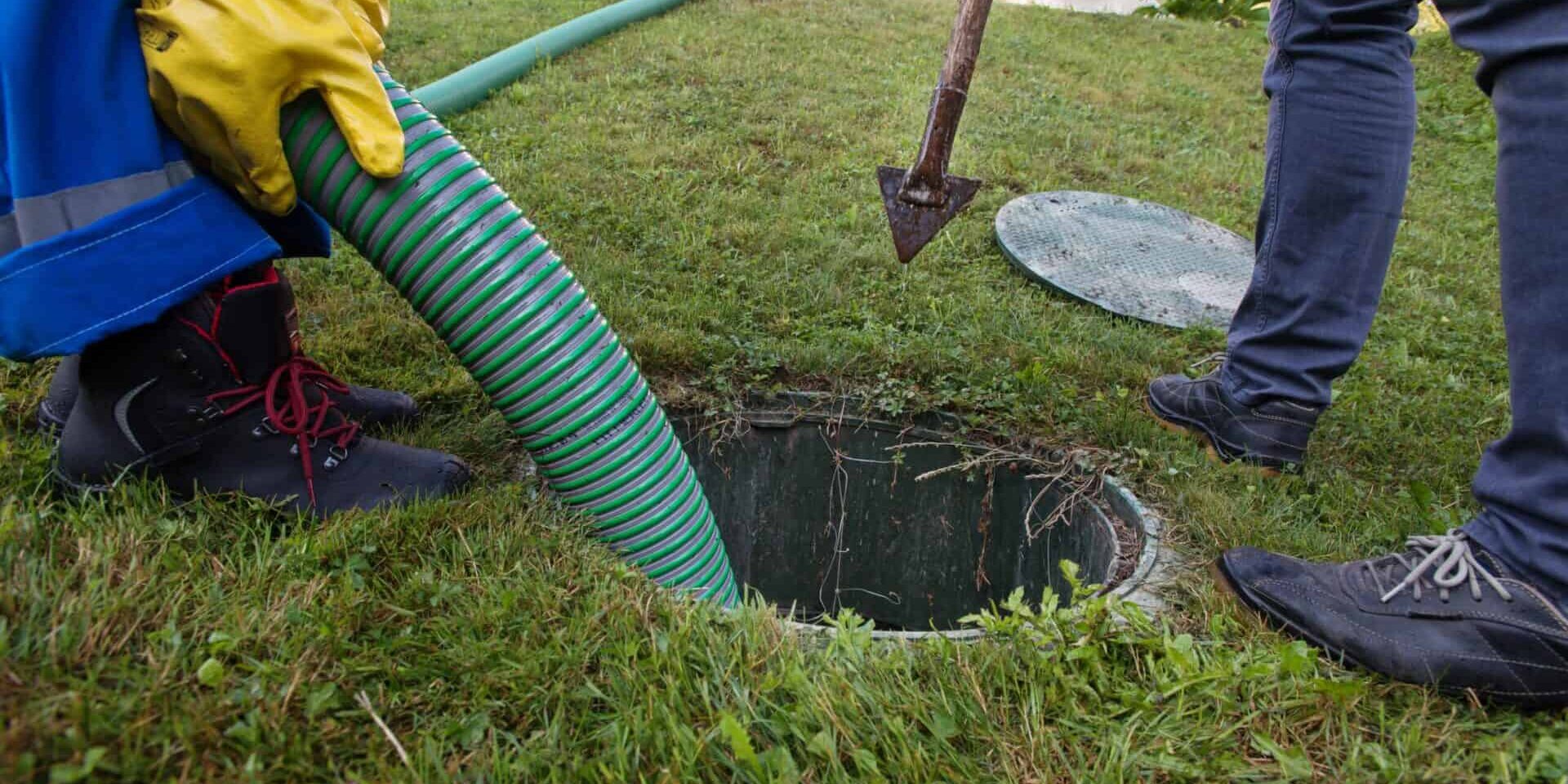 Cleaning septic tank